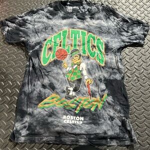 Young & Reckless size M t shirt